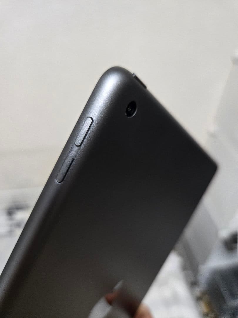 【極美品】iPad第8世代 128GB スペースグレイ MYLD2J/A 本体