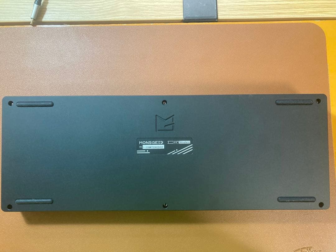MonsGeek M7W カバーケース付き シックな上質な雰囲気のキーボード