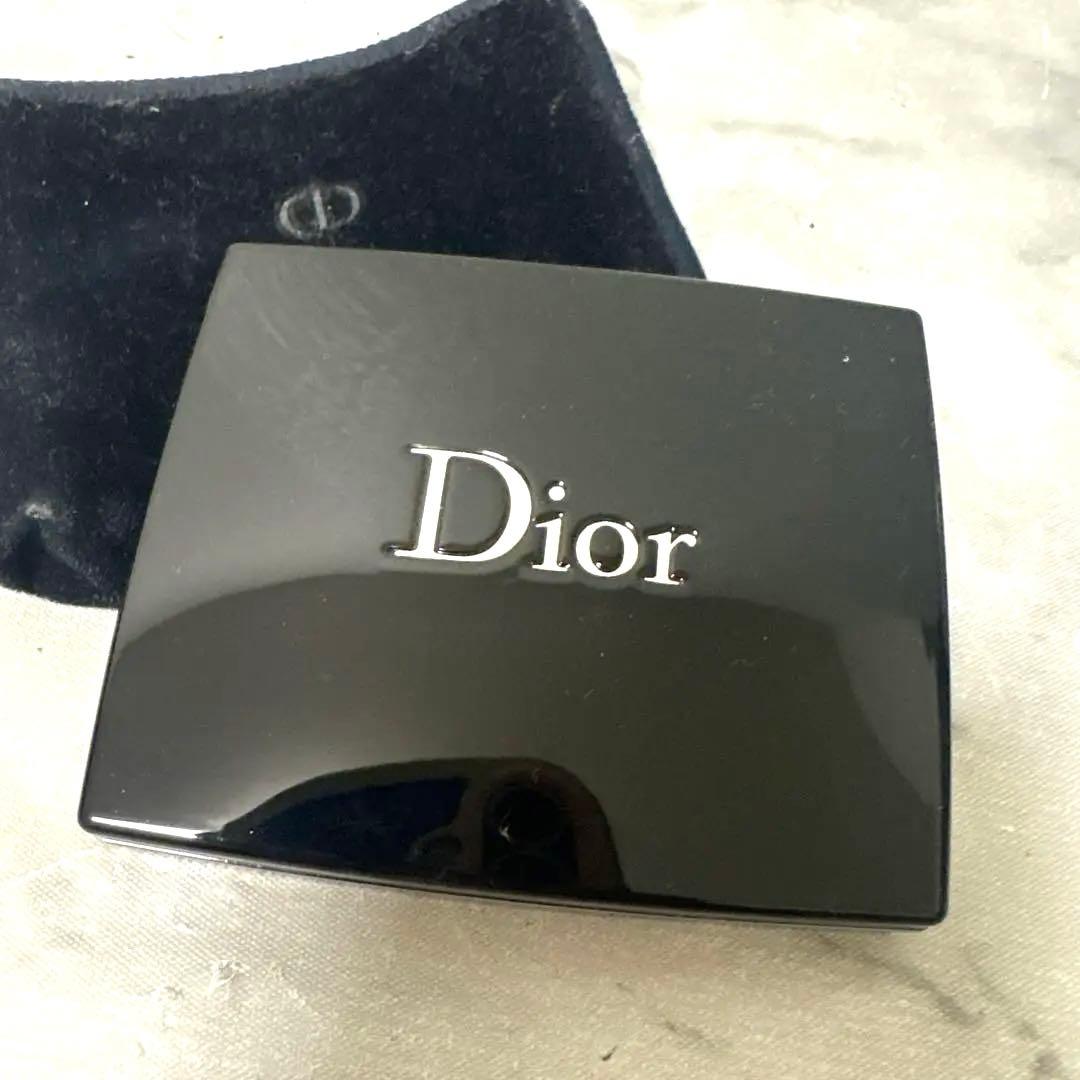 【限定色】Dior サンククルール 576 エターナルゴールド