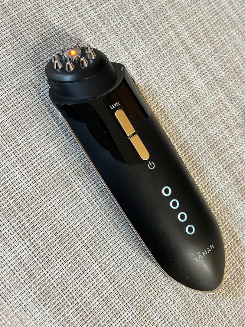 定価5万YAMAN Point Lift ヤーマンポイントリフト　電子ハリ美顔器
