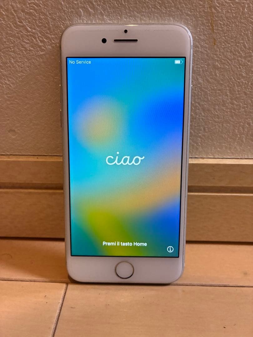 iPhone8 64GB シルバー　SIMロック解除済み