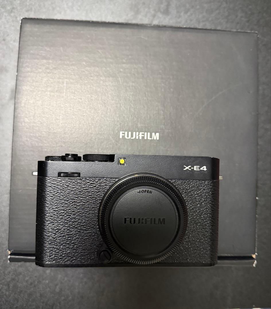 FUJIFILM X-E4 ブラック　ボディ・外箱・説明書他・予備バッテリー付き