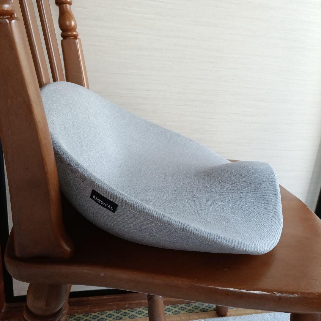 &MEDICAL KURA SEAT 人間工学クッション グレー