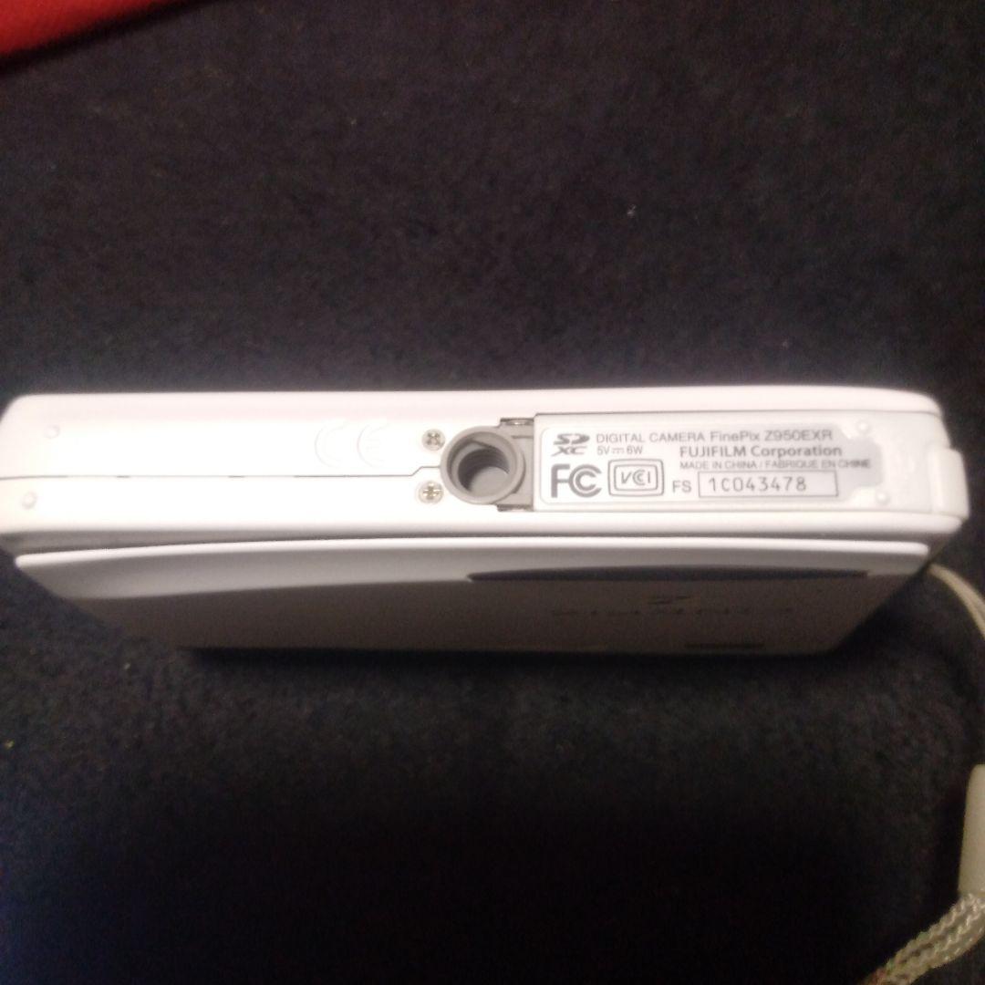 FinePixZ950EXR 5Xwide 1部ノイズあり