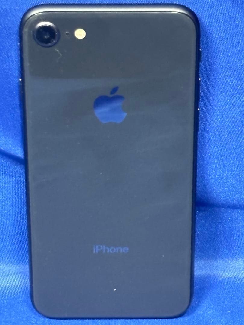 E2-23⭐️ iPhone 8 64GB NQ782J/A