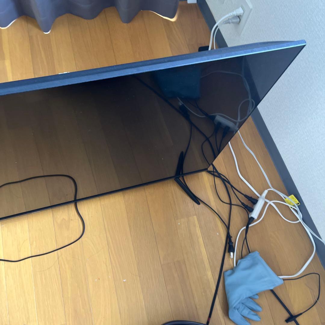 チューナレステレビ　50インチ