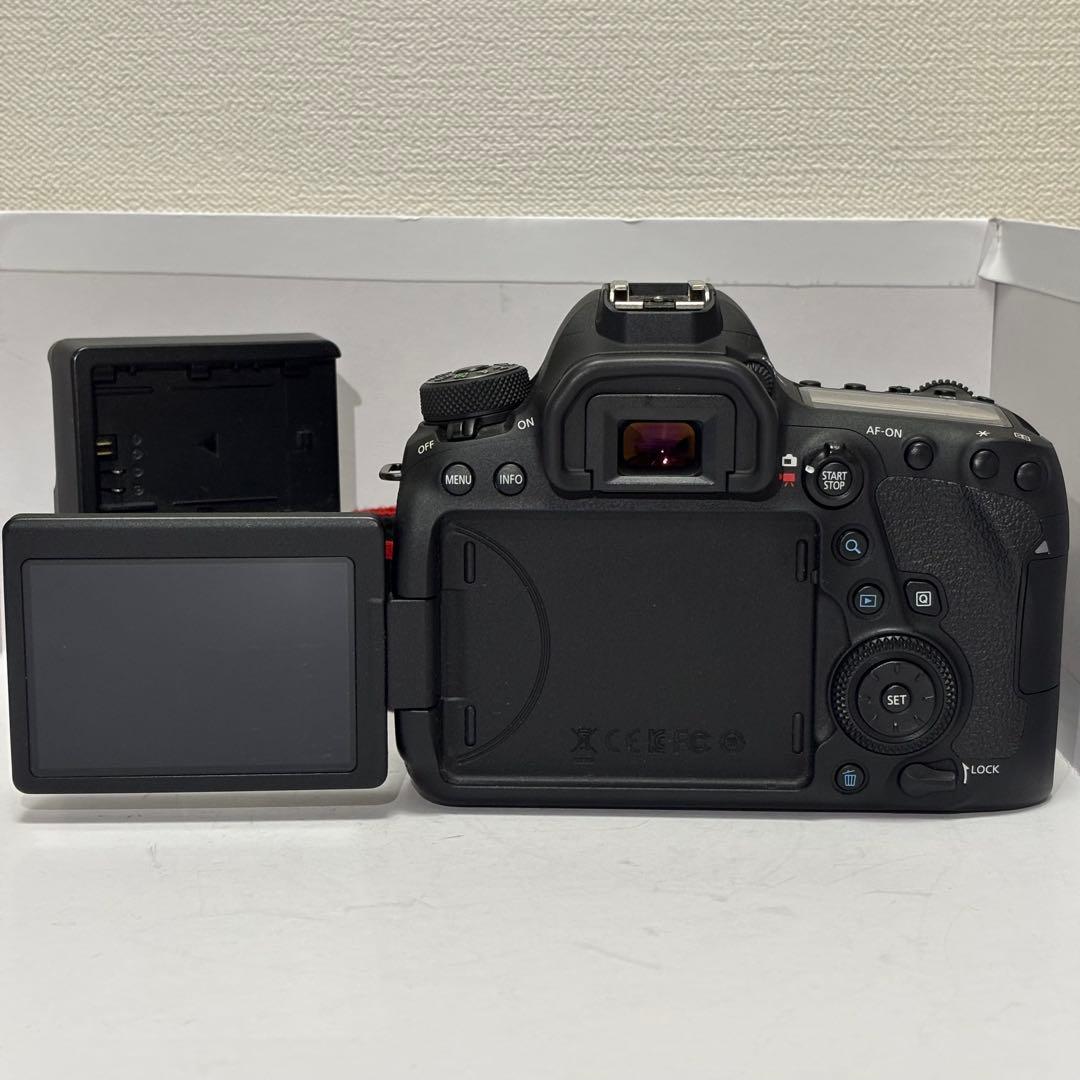 【極上美品】Canon デジタル一眼レフ EOS 6D Mark II ボディー