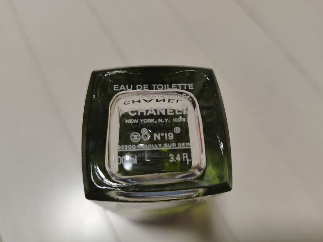 シャネル CHANEL N°19 香水 perfume オードゥ トワレット 瓶