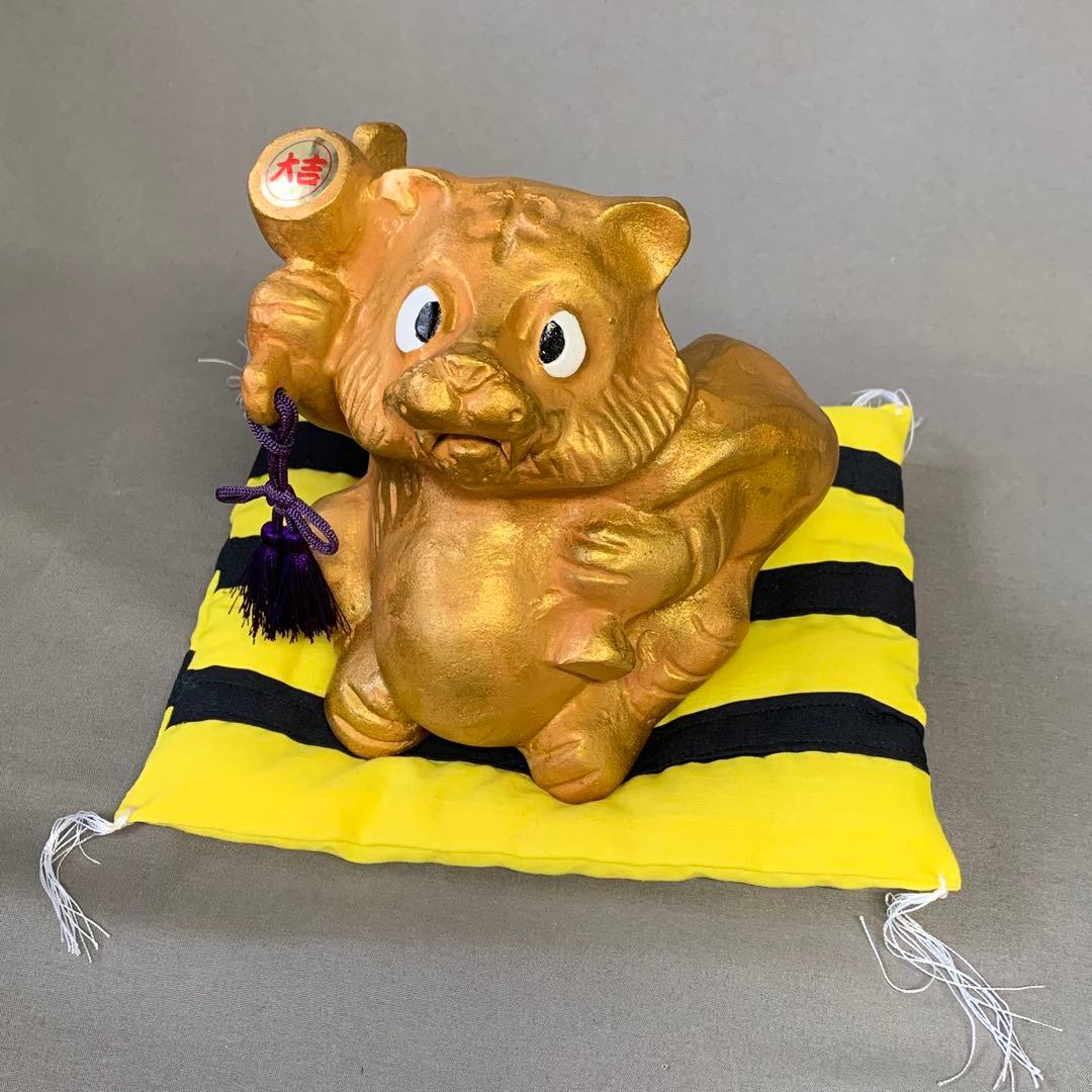 【新品・未使用】阪神 大黒虎　常勝開運虎　金色 置物 ストライプクッション付き