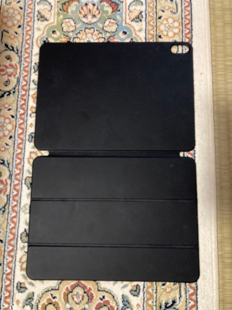 Apple iPad Pro (11インチ) 256GBジャンク稼動品カバー付き