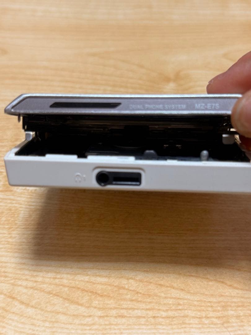 【ジャンク品】SONY MDウォークマン MZ-E75 ポータブルMD
