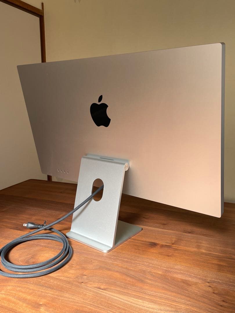 Apple Studio Display（標準ガラスモデル・27インチ）