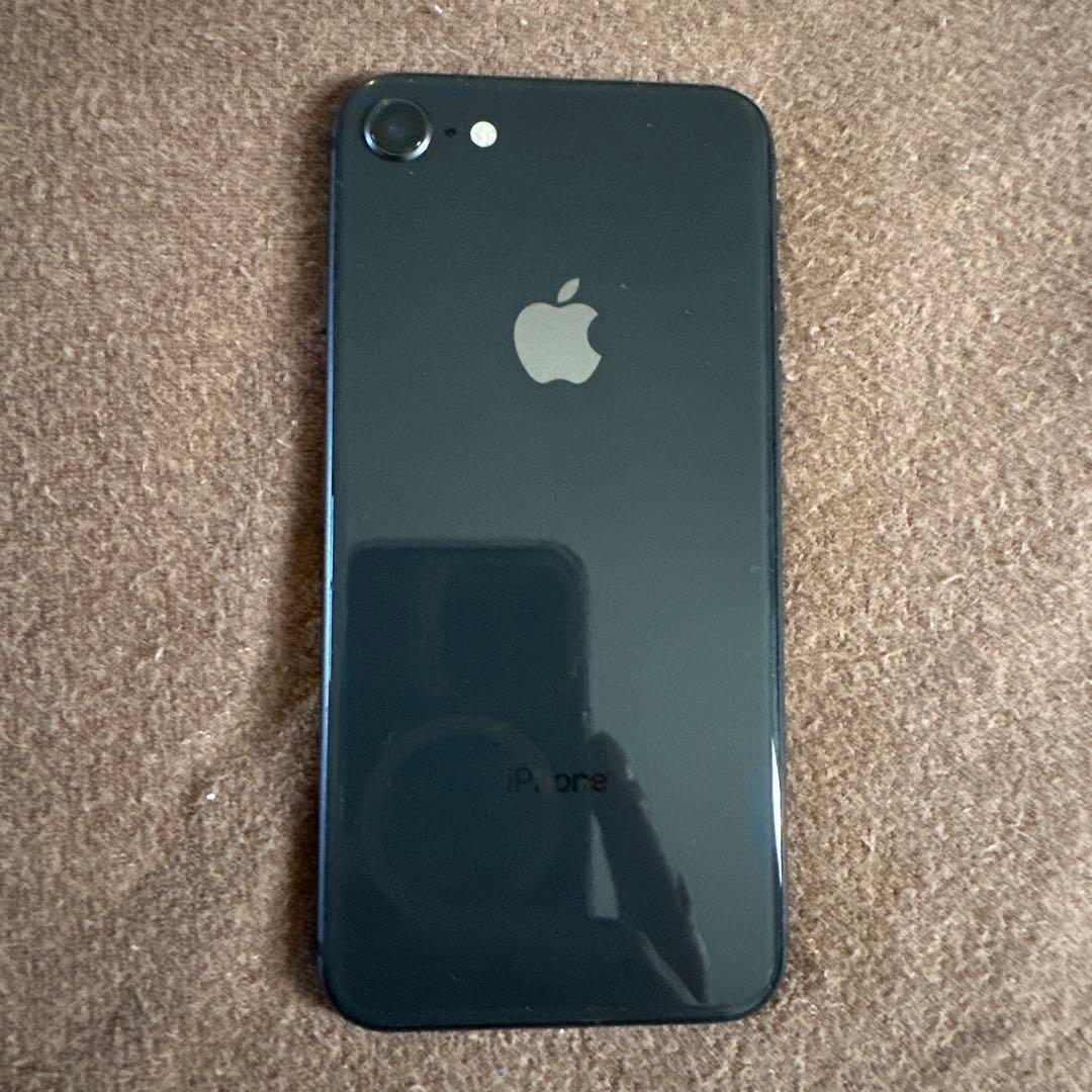 iPhone 8 64GB 黒