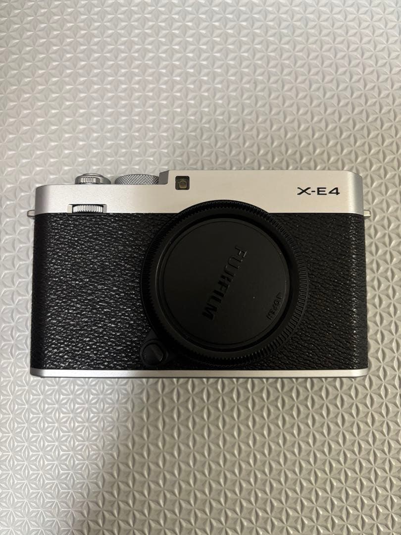 【極美品】FUJIFILM X-E4 レンズキット ショット数377回付属品完備