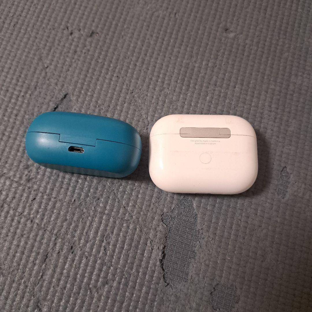 ワイヤレスイヤホンとAirPodsプロ第一世代+ANKERPower Bank