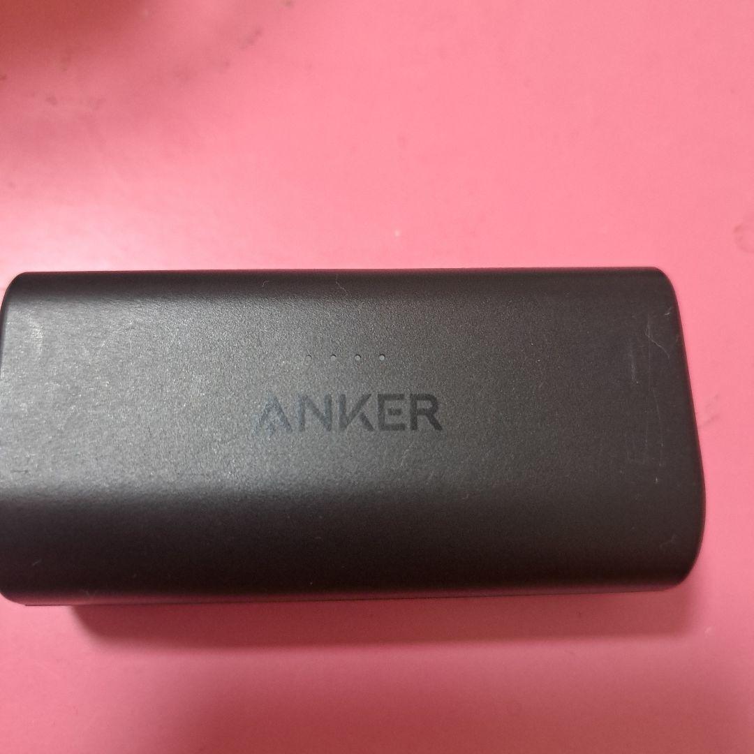 ワイヤレスイヤホンとAirPodsプロ第一世代+ANKERPower Bank