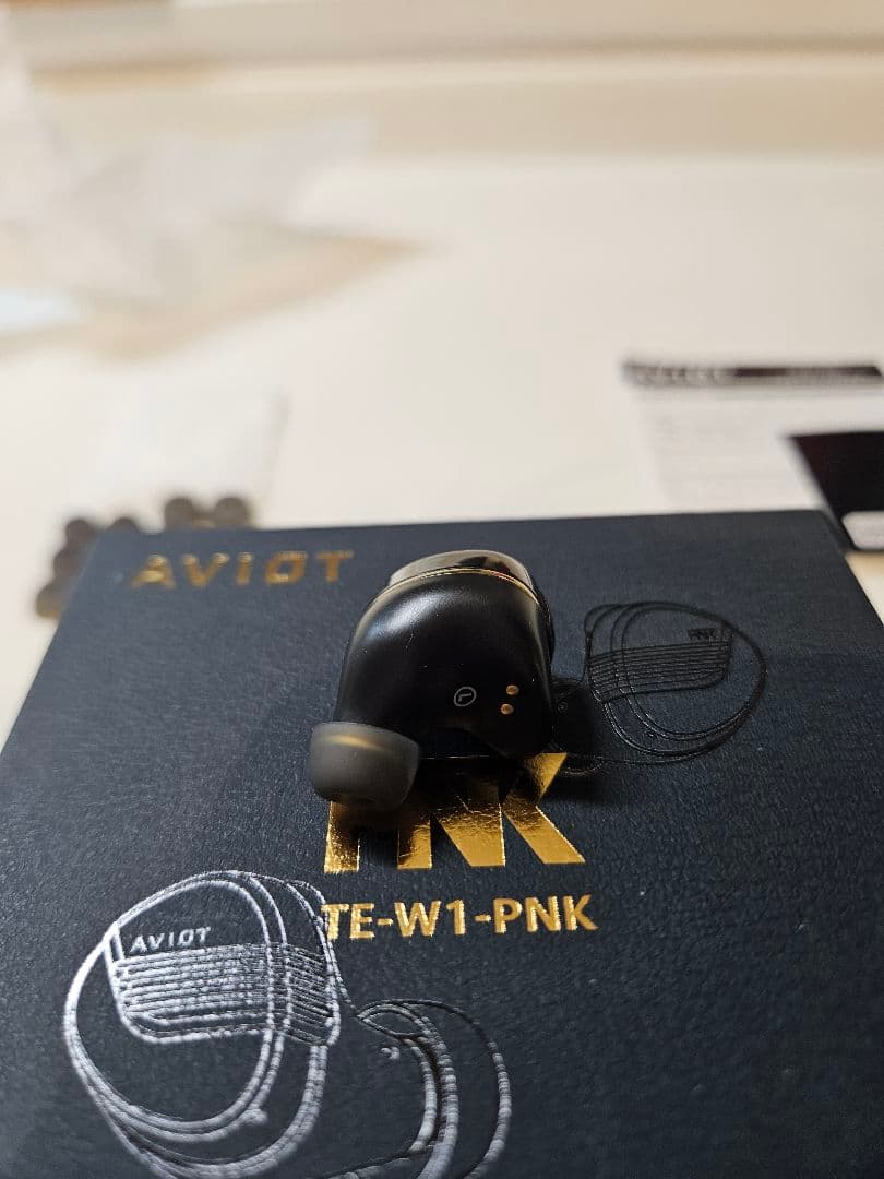 【最終値下げ】AVIOT TE-W1-PNK ワイヤレスイヤホン　ピヤホン8