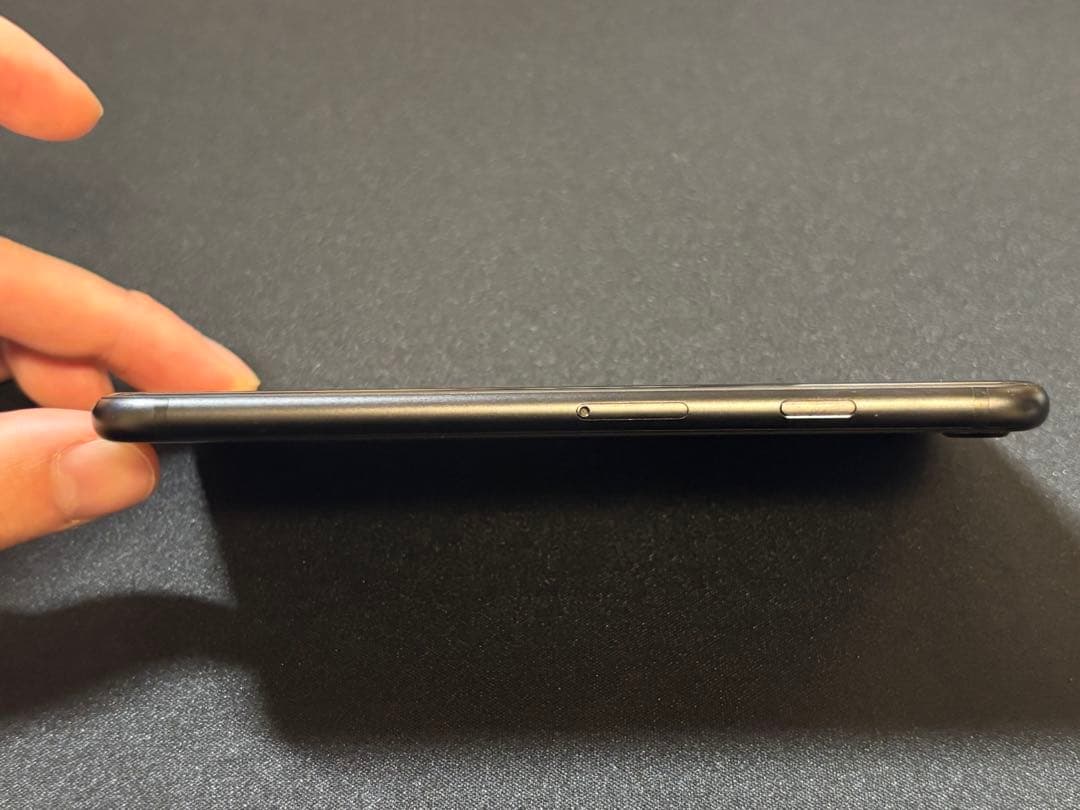iPhone SE 第2世代(au SIMロックあり)