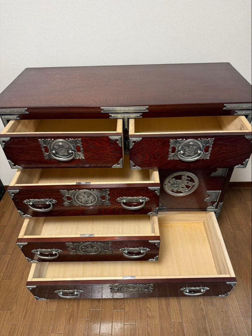【匠】伝統的な日本の木製箪笥 からくり箪笥 【中古品】