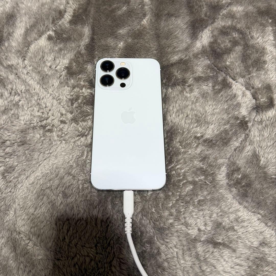 iPhone13proシルバー 256GB SIMフリー　付属品あり　美品