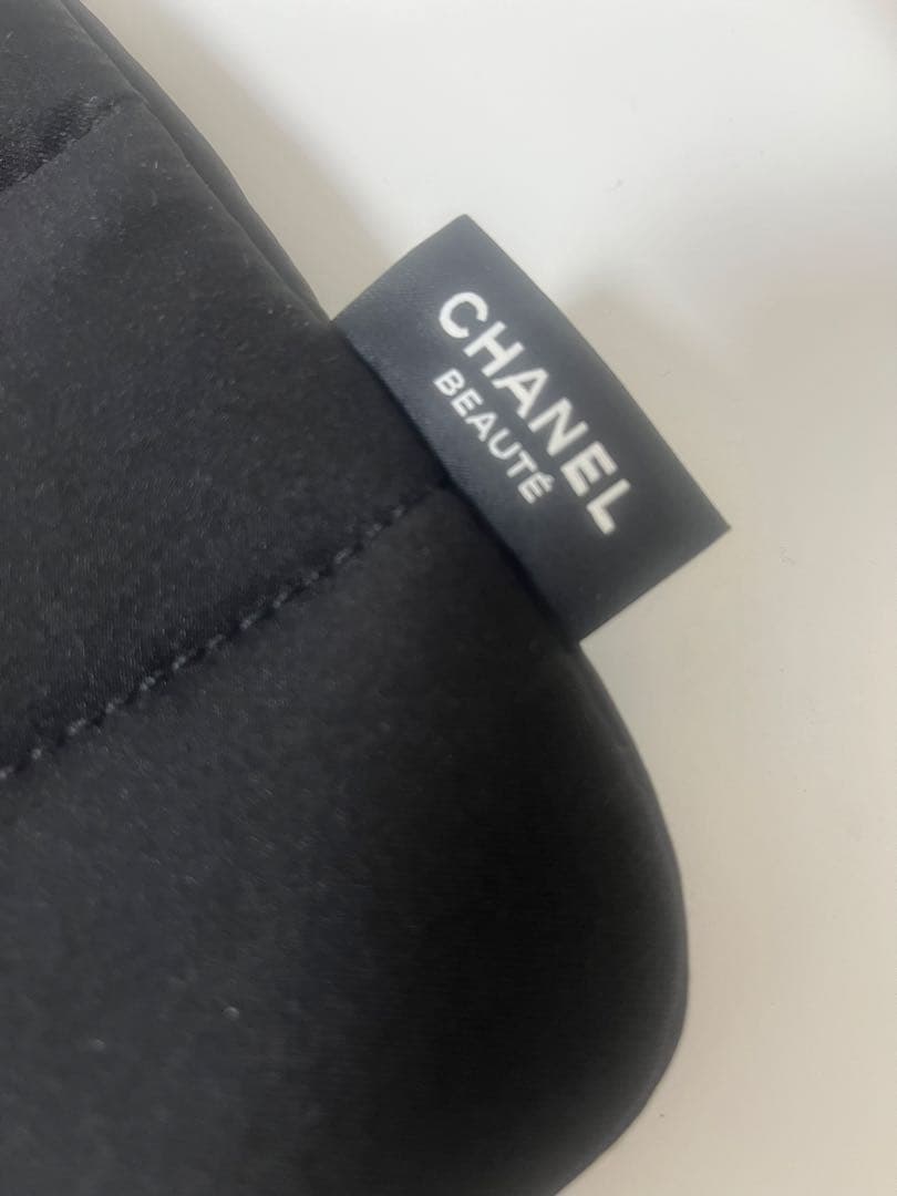 CHANEL BEAUTE ブラックノートPCケース