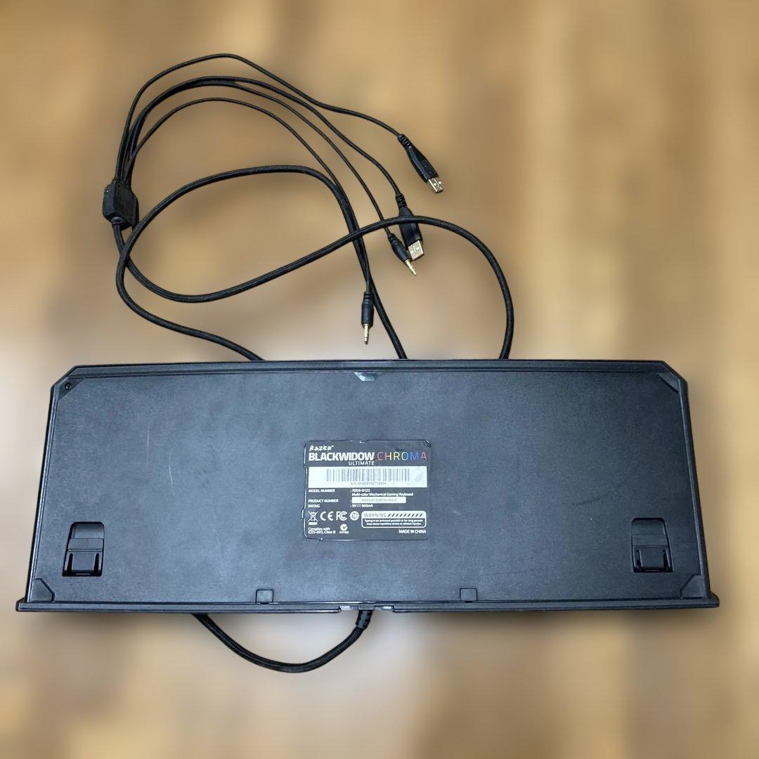 Razer BLACKWIDOW CHROMA ULTIMATE キーボード