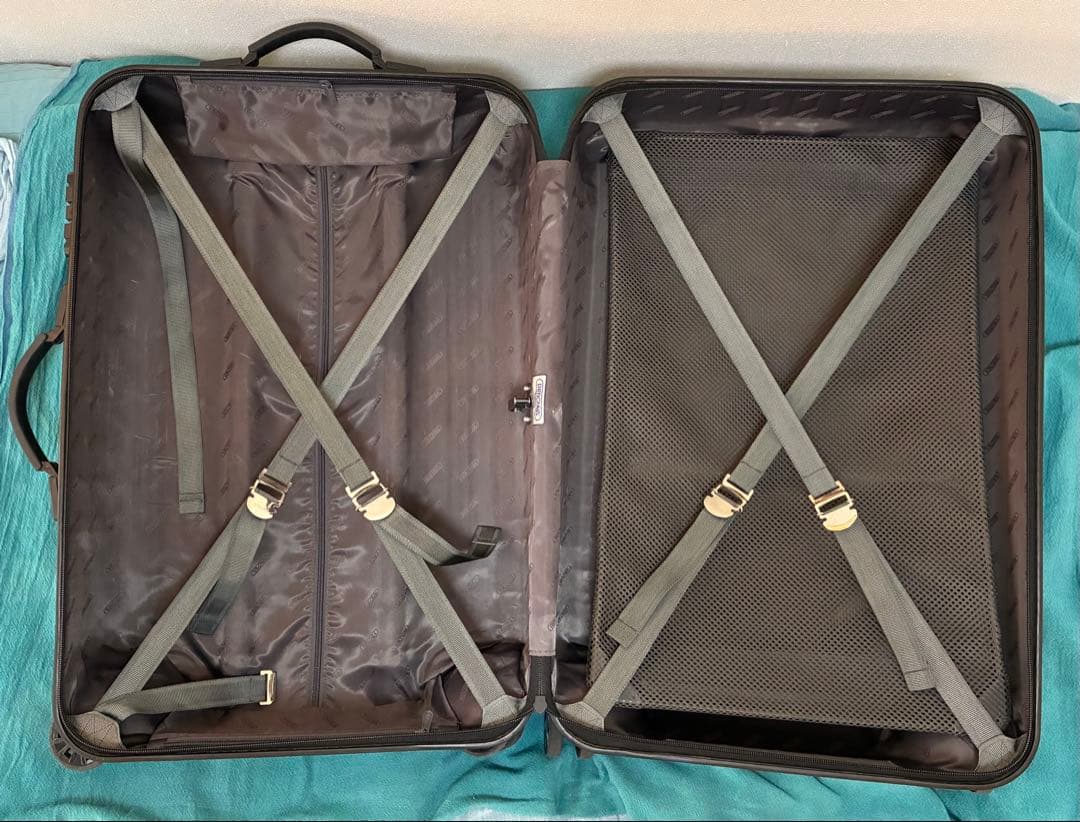 【程よい使用感】リモワ RIMOWA ボレロ 完了品 4輪 2〜3泊 黒
