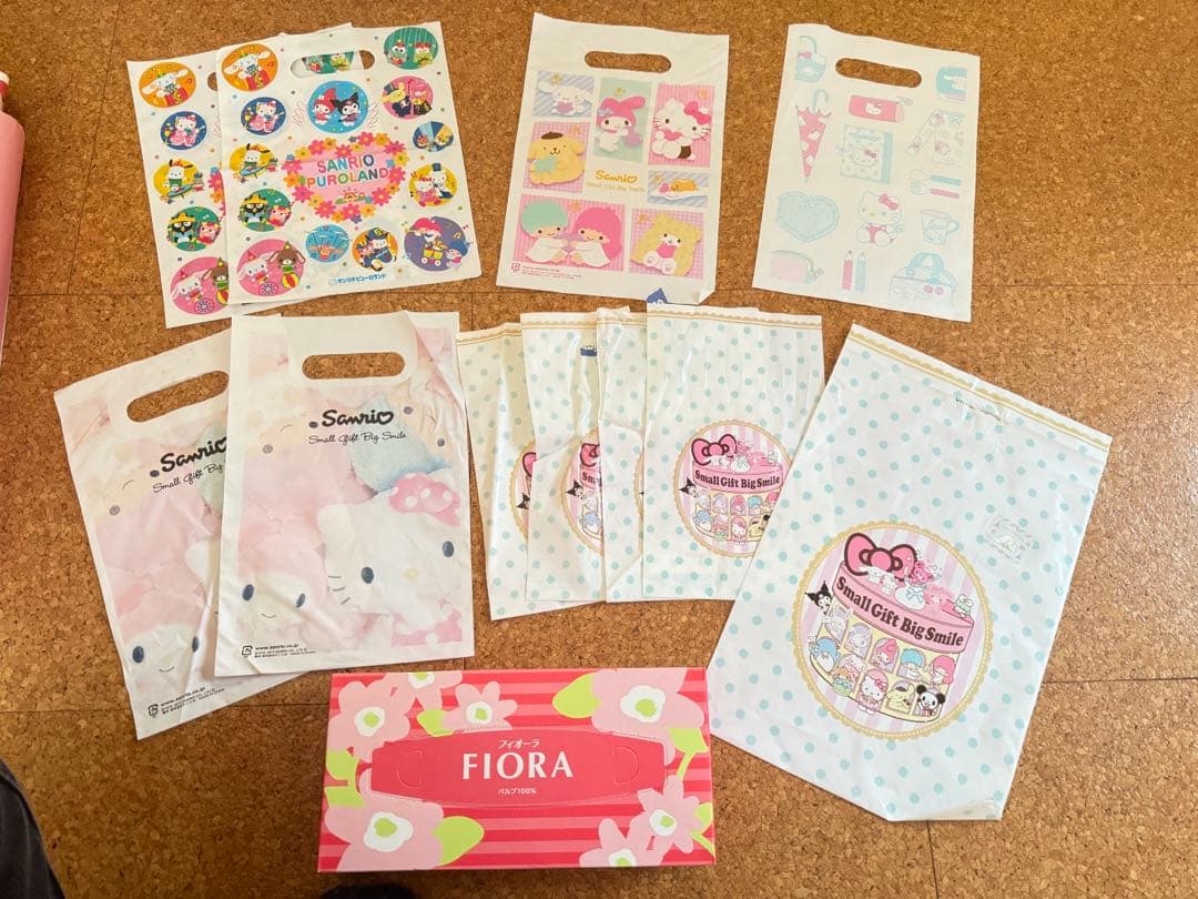 サンリオ　ショップ袋　限定ショッパー　ラッピング袋