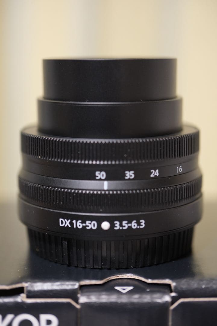 Nikon Zfcボディ　DX16-50mm f3.5-6.3ズームレンズ