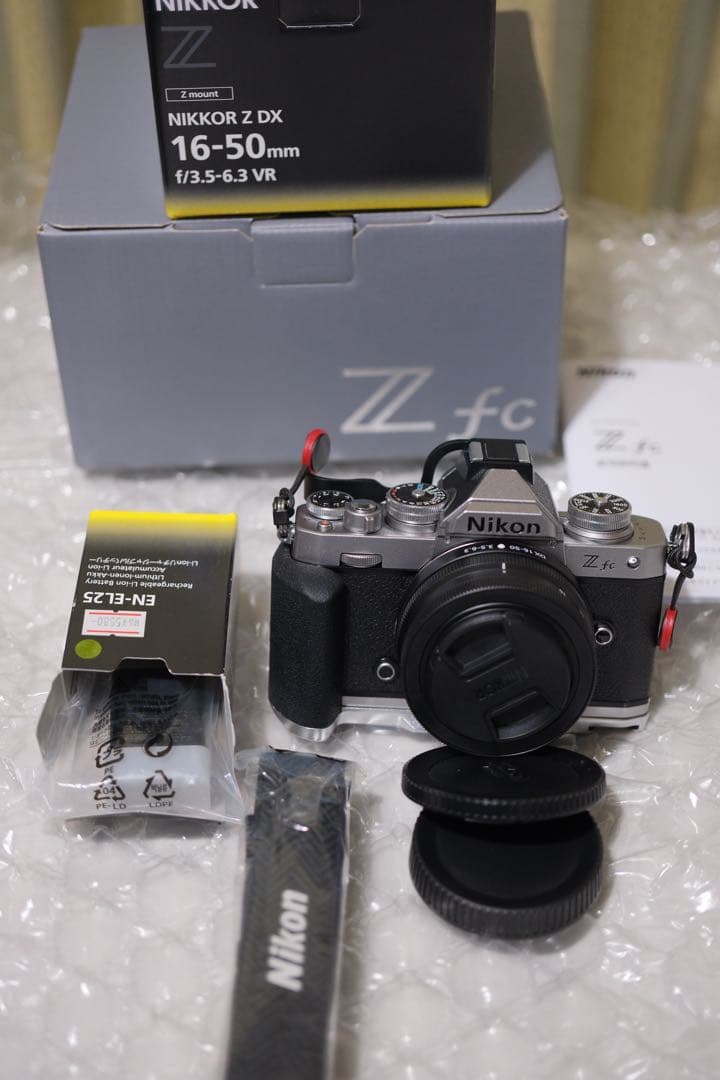 Nikon Zfcボディ　DX16-50mm f3.5-6.3ズームレンズ
