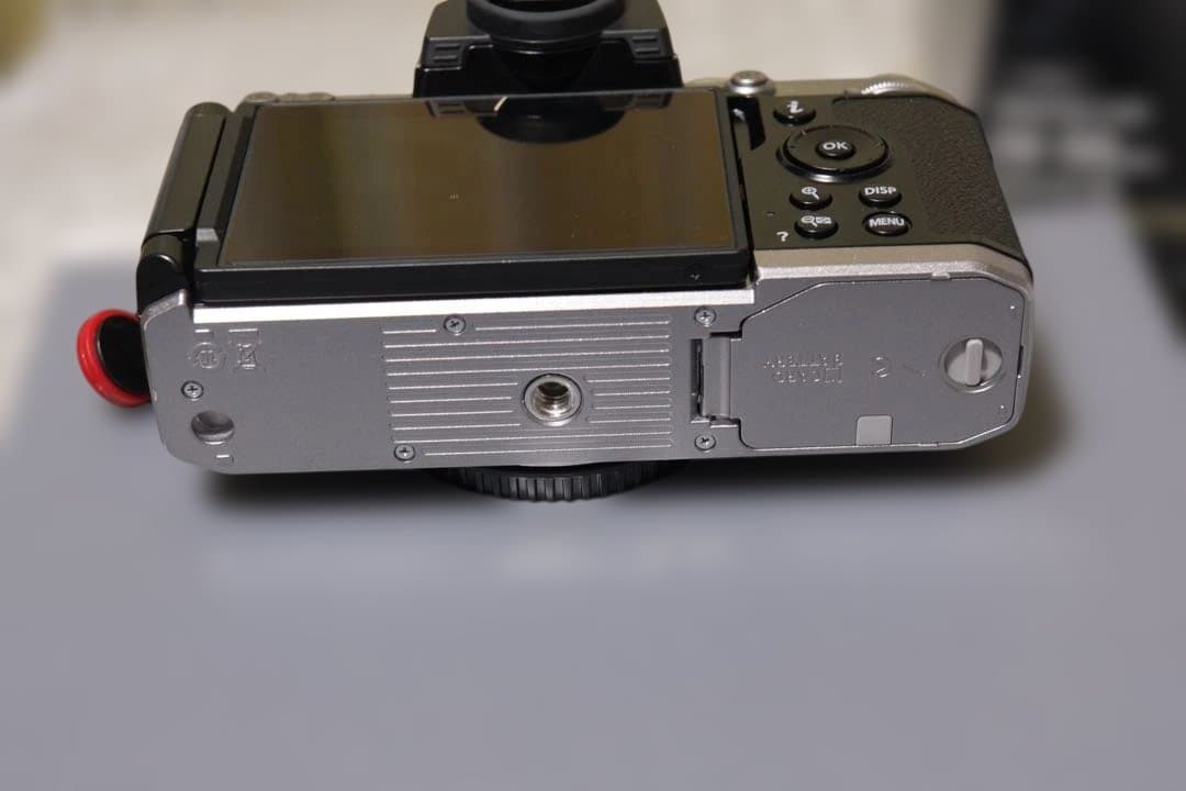 Nikon Zfcボディ　DX16-50mm f3.5-6.3ズームレンズ
