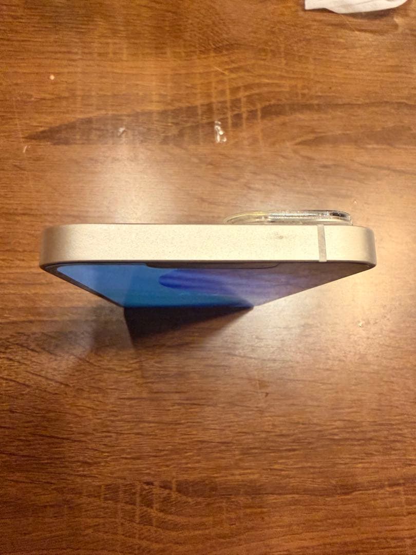 Apple iPhone 13 スターライト本体