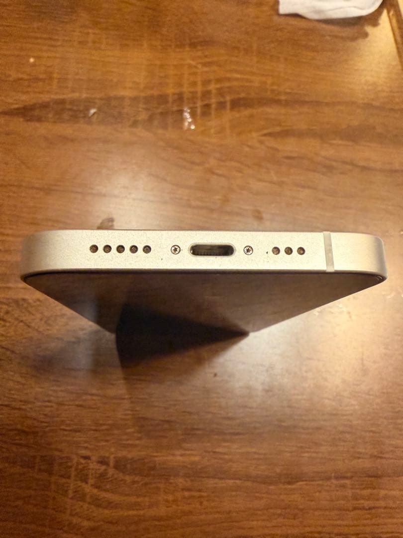 Apple iPhone 13 スターライト本体