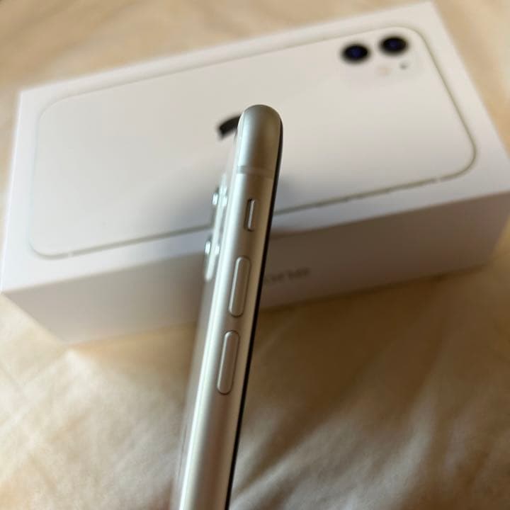 iPhone 11 ホワイト 64 GB Softbank
