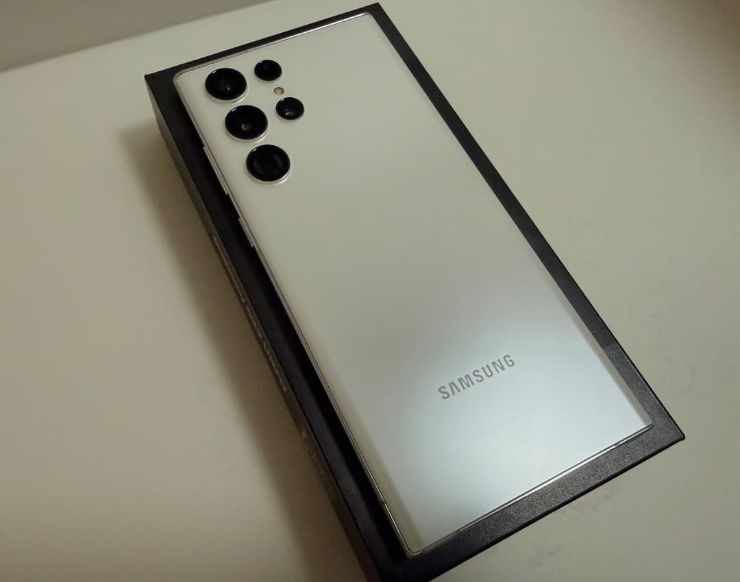超美品 GALAXY s22 Ultla 256GB SIMフリー