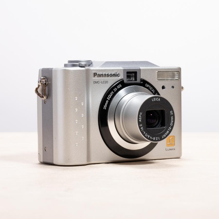 【単3電池で動く】Panasonic LUMIX DMC-LC20　シルバー