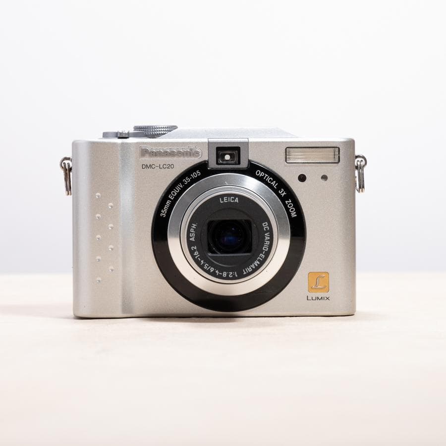 【単3電池で動く】Panasonic LUMIX DMC-LC20　シルバー