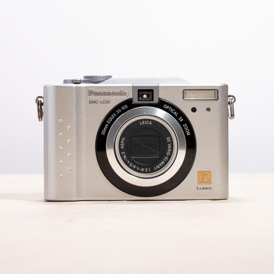 【単3電池で動く】Panasonic LUMIX DMC-LC20　シルバー