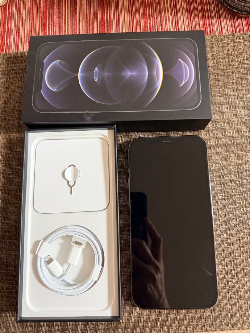 【美品】iPhone 12 Pro Max 256GB グラファイト おまけ付き