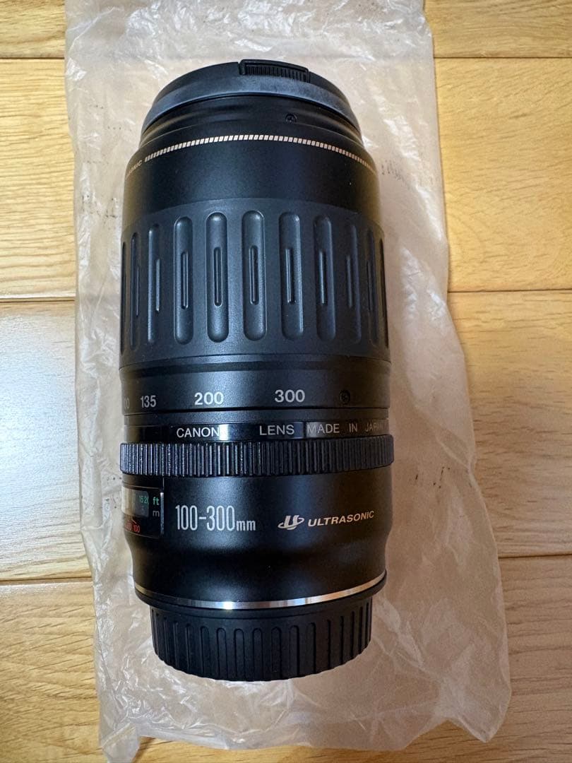 Canon EF100-300mm f/4.5-5.6 （専用フード付き）