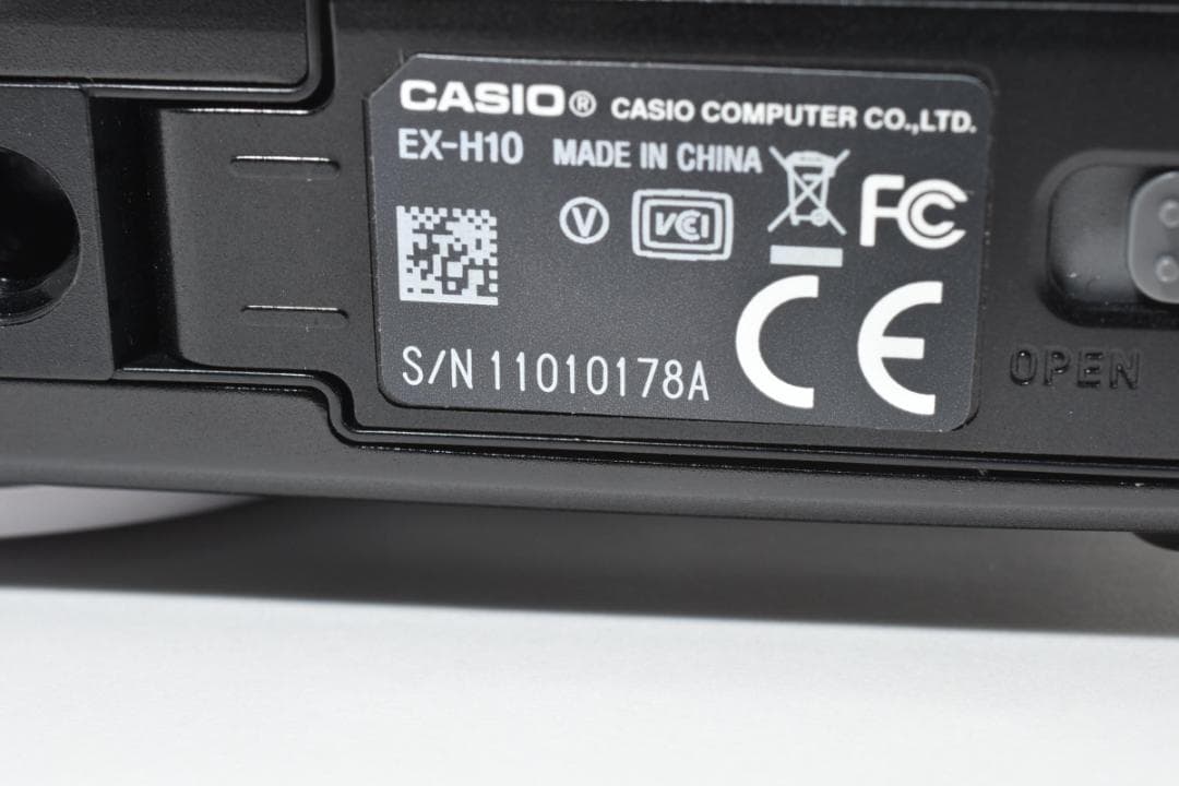 極美品 カシオ　CASIO EXILIM EX-H10 ブラック ＃A477