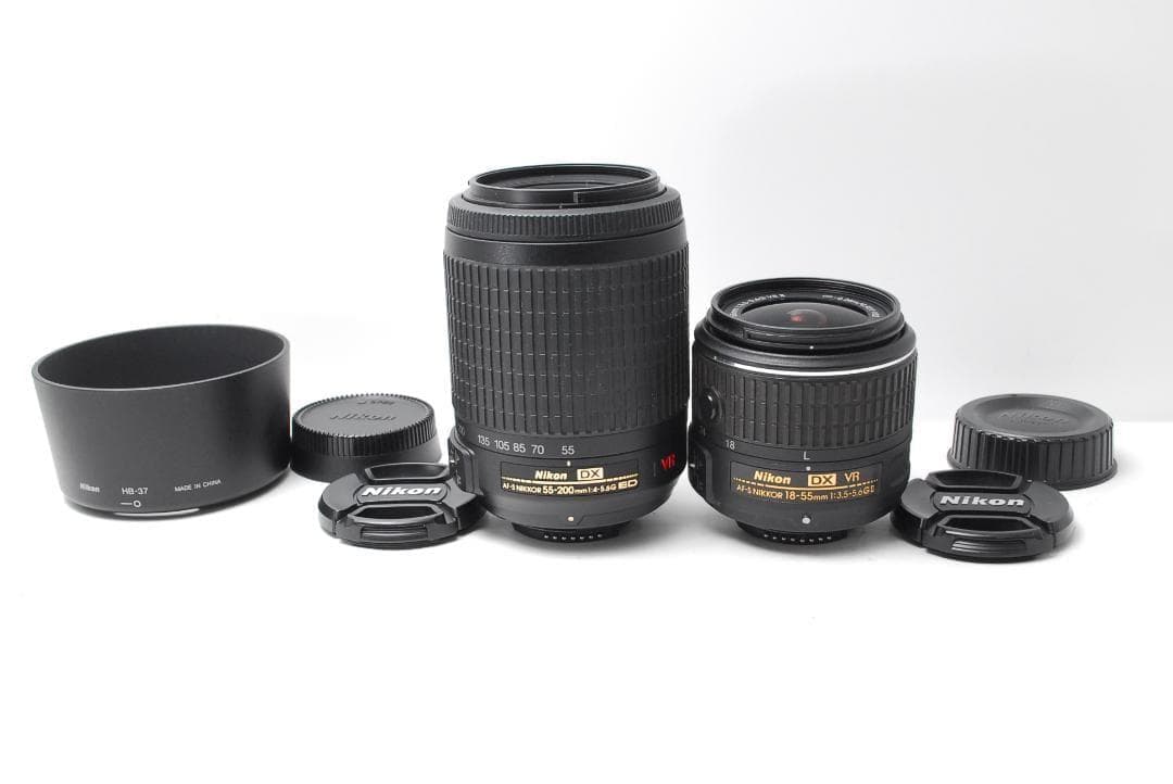 【極上美品】　Nikon D3300　スマホ転送　希少カラー　レッド