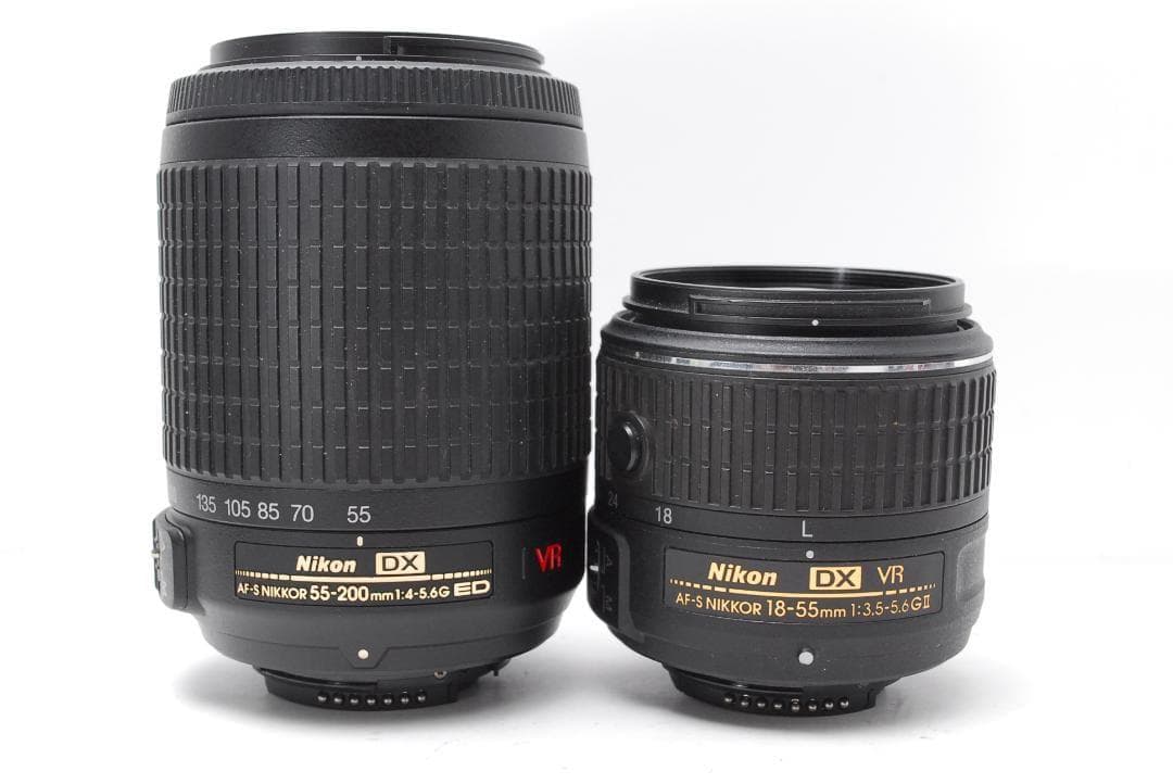 【極上美品】　Nikon D3300　スマホ転送　希少カラー　レッド