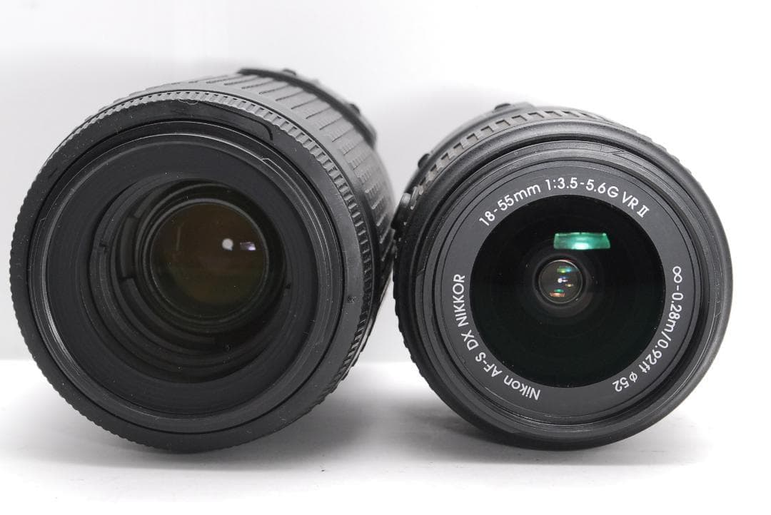 【極上美品】　Nikon D3300　スマホ転送　希少カラー　レッド