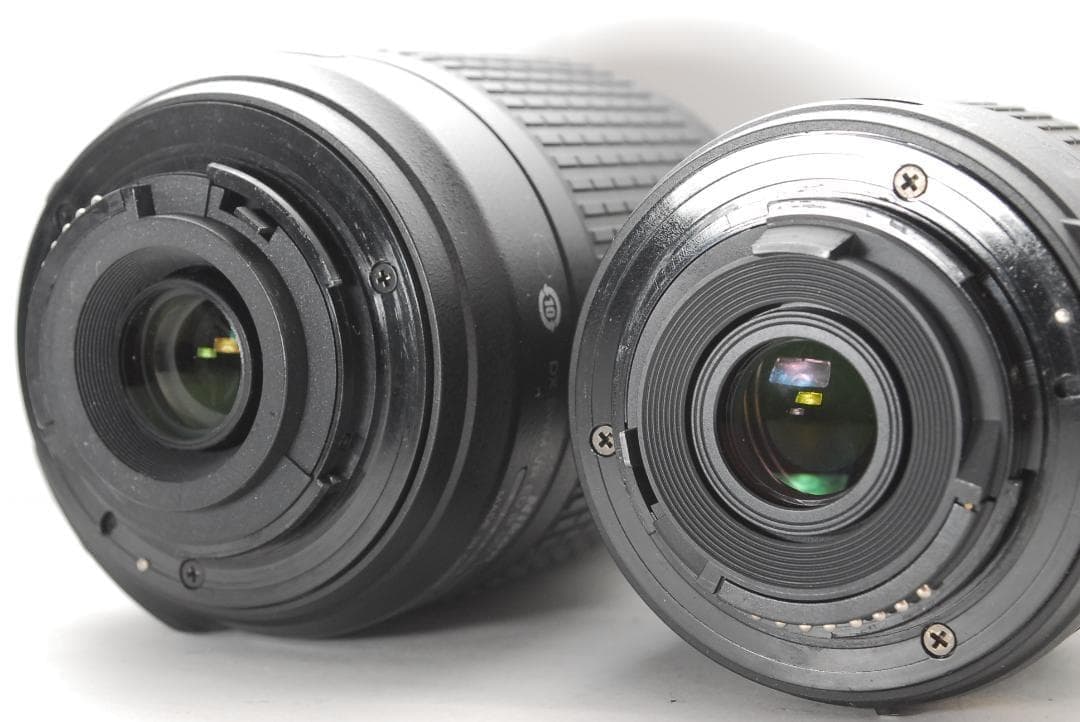 【極上美品】　Nikon D3300　スマホ転送　希少カラー　レッド