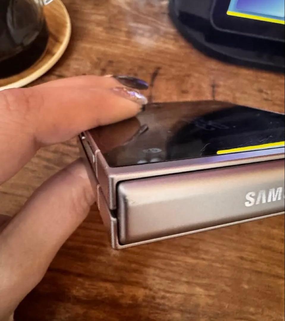 Samsung Galaxy Z Flip 6 韓国版 シルバー