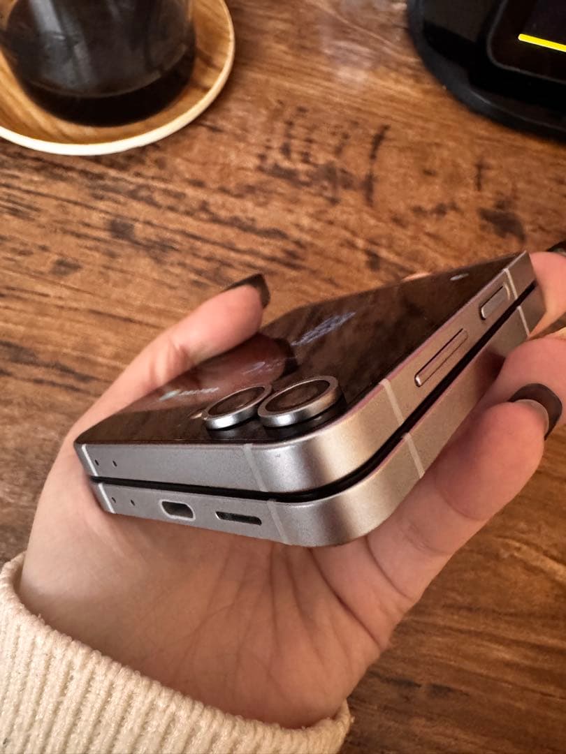 Samsung Galaxy Z Flip 6 韓国版 シルバー