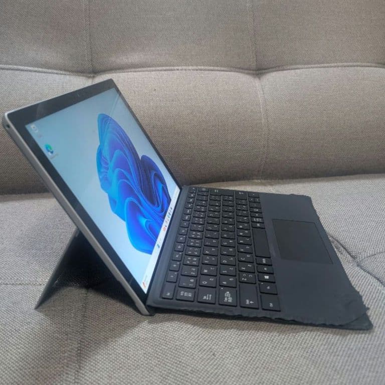 Surface Pro 7 i5 8GB 256GBタイプカバー付き2