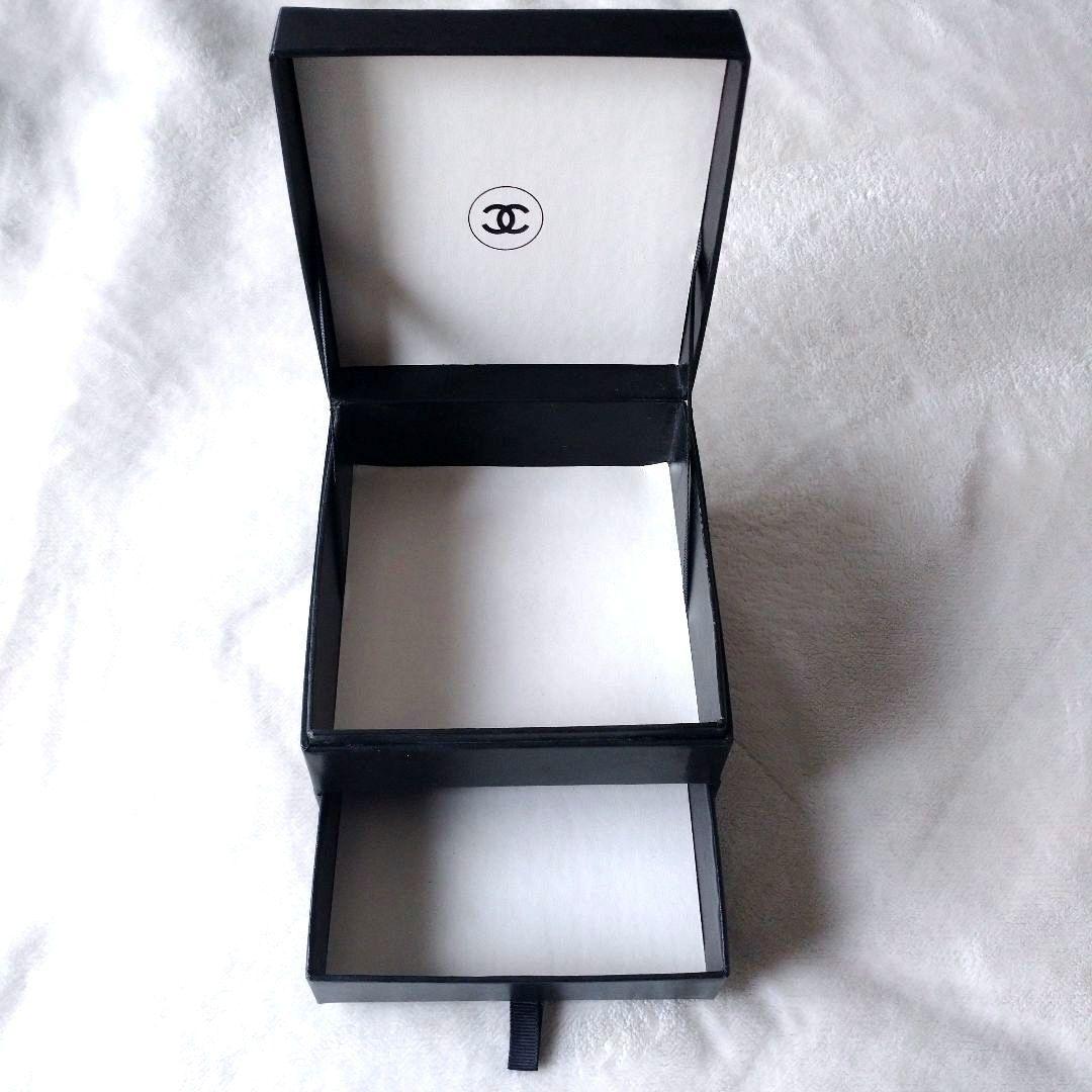 CHANEL 限定ギフトボックス