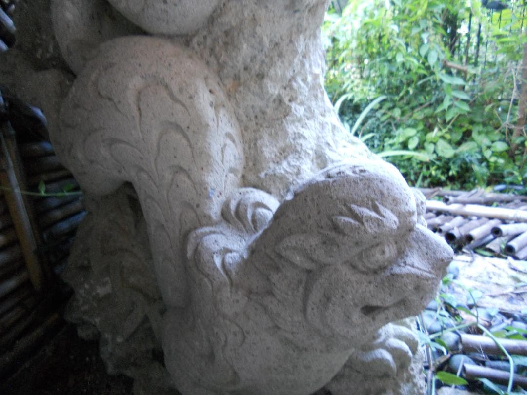 石灯籠 超希少 珍品 獅子 虎 燈篭 です。